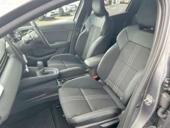 Used Renault Clio 2023 for sale - 73082884: Photo