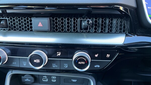 Used Honda CR-V 2024 for sale - 76079102: Photo 37
