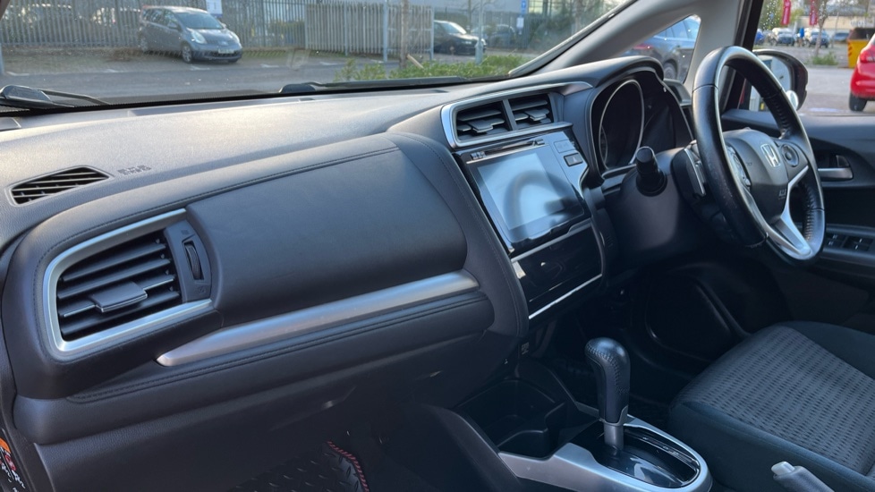 Used Honda Jazz 2018 for sale - 76602812: Photo 2