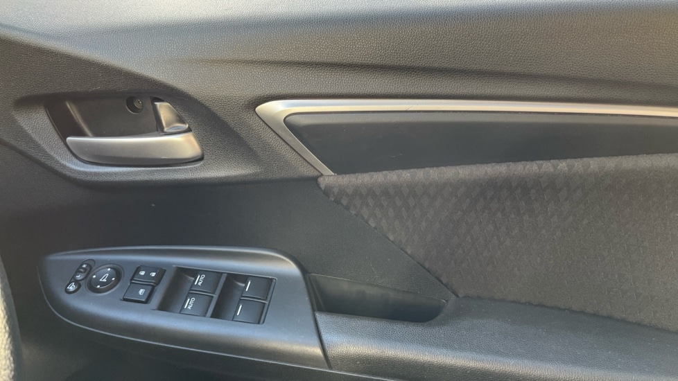 Used Honda Jazz 2018 for sale - 76602812: Photo 27