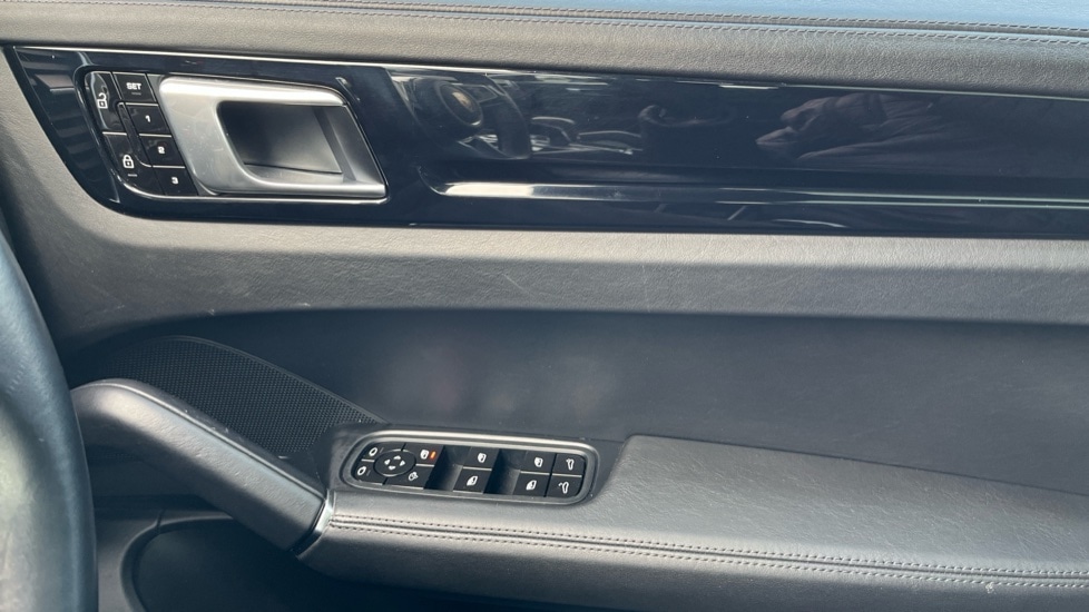 Used Porsche Cayenne 2019 for sale - 76856449: Photo 29