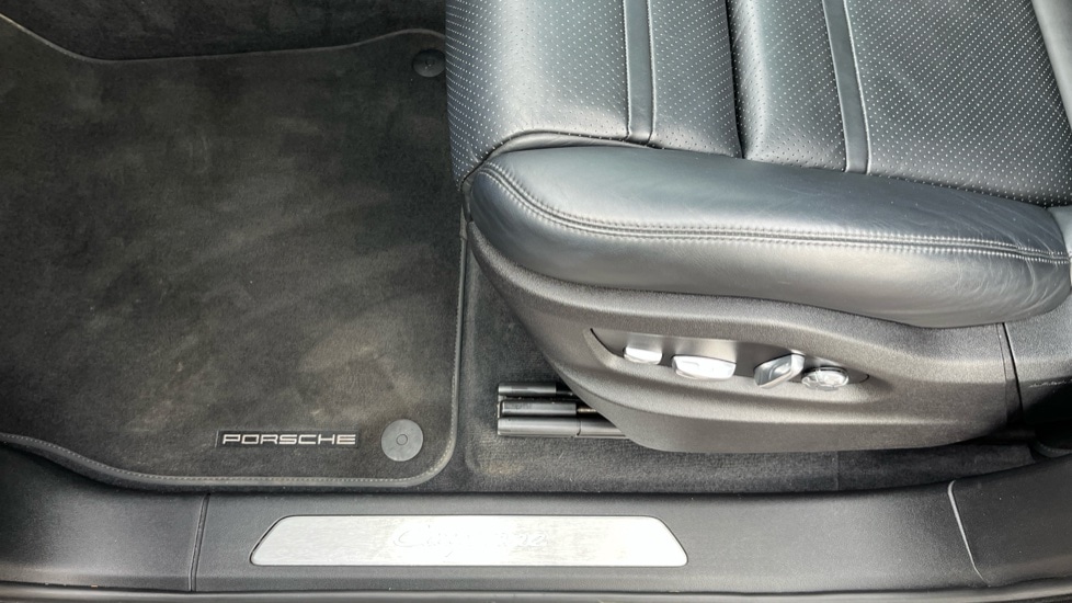 Used Porsche Cayenne 2019 for sale - 76856449: Photo 31