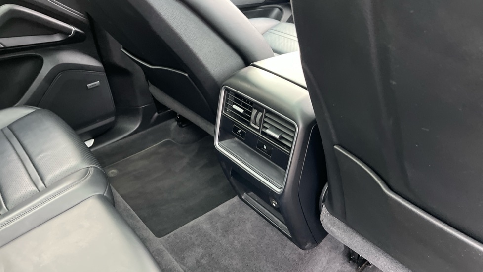 Used Porsche Cayenne 2019 for sale - 76856449: Photo 32