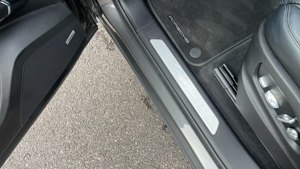 Used Porsche Cayenne 2019 for sale - 76856449: Photo 36