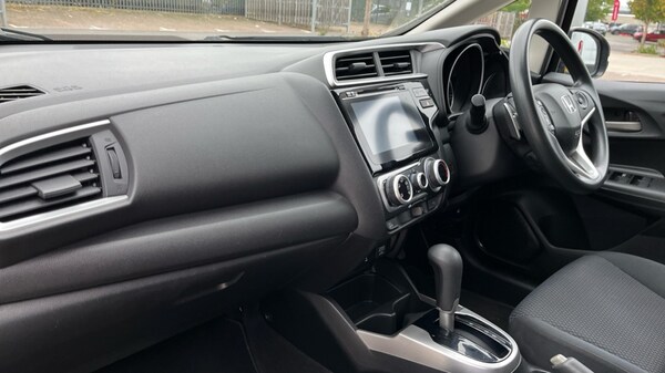 Used Honda Jazz 2018 for sale - 76124817: Photo 2