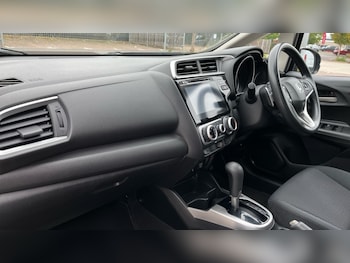Used Honda Jazz 2018 for sale - 76124817: Photo 2