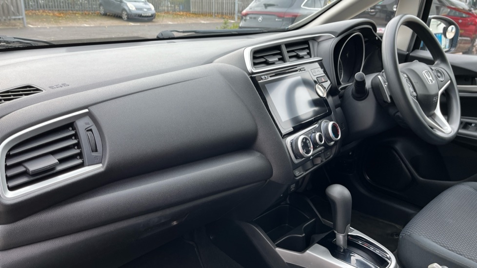 Used Honda Jazz 2018 for sale - 76404718: Photo 2