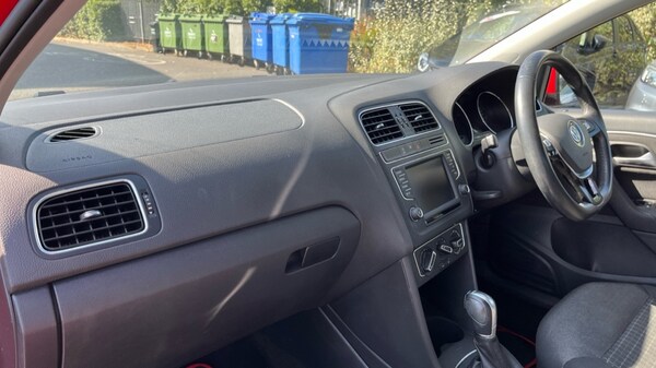 Used Volkswagen Polo 2015 for sale - 76254955: Photo 10