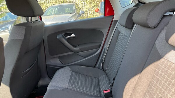 Used Volkswagen Polo 2015 for sale - 76254955: Photo 14
