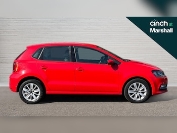 Used Volkswagen Polo 2015 for sale - 76254955: Photo 2