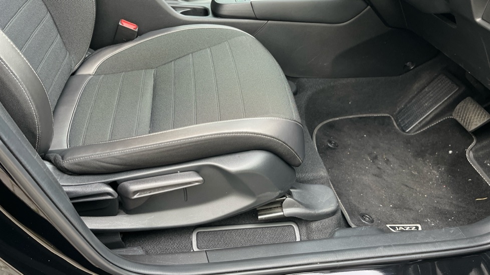 Used Honda Jazz 2023 for sale - 76428196: Photo 31