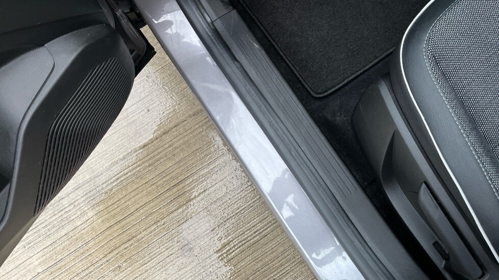 Used Renault Captur 2023 for sale - 76514720: Photo 38