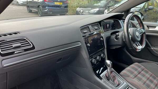 Used Volkswagen Golf 2019 for sale - 76124699: Photo 10