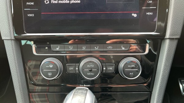 Used Volkswagen Golf 2019 for sale - 76124699: Photo 33