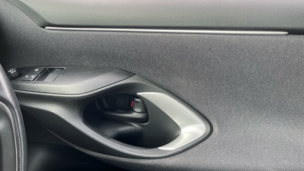 Used Toyota Yaris 2023 for sale - 75285849: Photo 28
