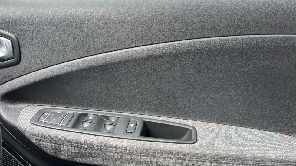 Used Renault Zoe 2020 for sale - 77079054: Photo 31