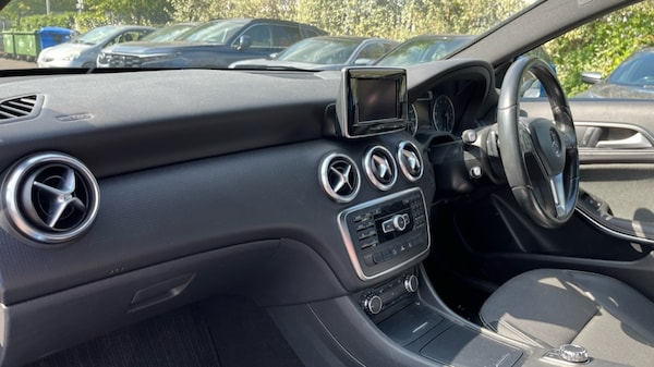 Used Mercedes-Benz A-Class 2015 for sale - 76190991: Photo 10