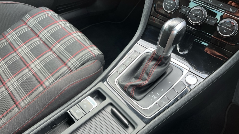 Used Volkswagen Golf 2019 for sale - 76501578: Photo 28