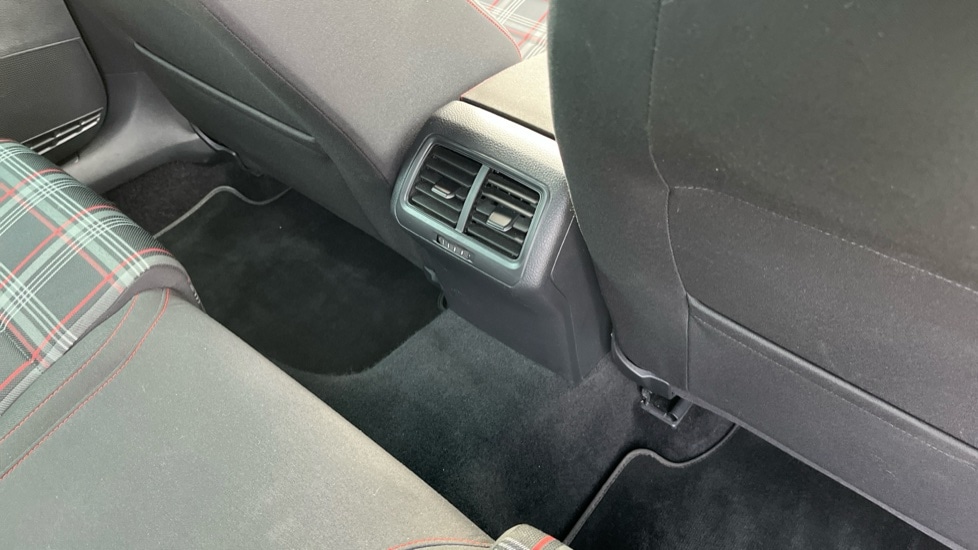 Used Volkswagen Golf 2019 for sale - 76501578: Photo 32