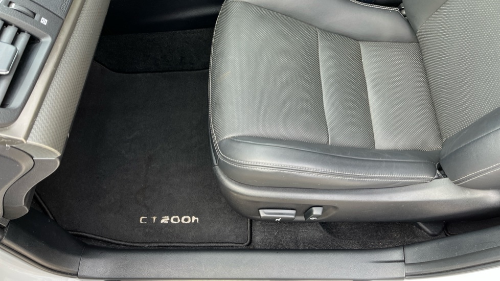 Used Lexus CT 2018 for sale - 76104224: Photo 31