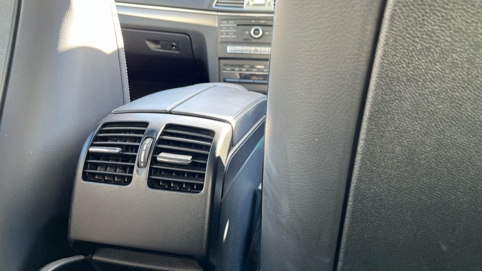 Used Mercedes-Benz E Class 2016 for sale - 76614848: Photo 31