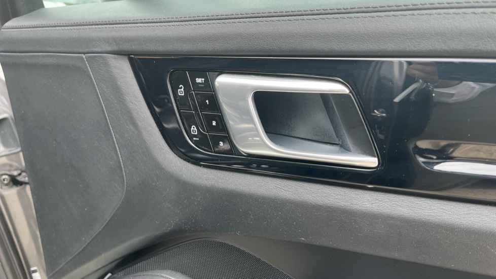 Used Porsche Cayenne 2019 for sale - 76615351: Photo 29