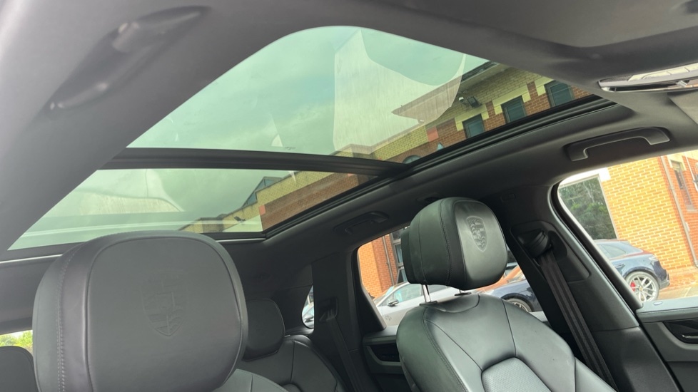 Used Porsche Cayenne 2019 for sale - 76615351: Photo 30