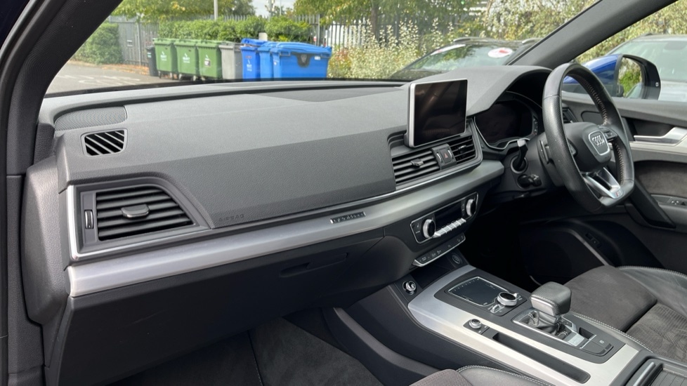 Used Audi Q5 2017 for sale - 76842207: Photo 10