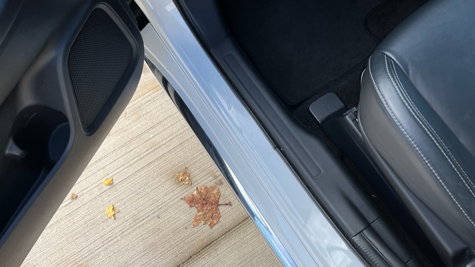 Used Mitsubishi Outlander 2018 for sale - 76372857: Photo 35