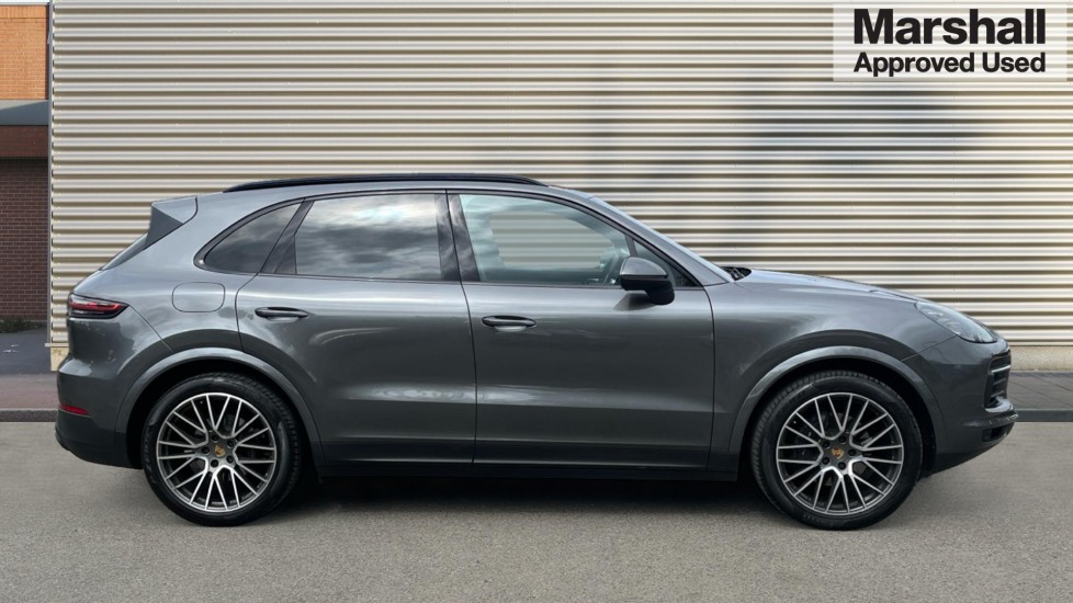 Used Porsche Cayenne 2019 for sale - 76112051: Photo 2