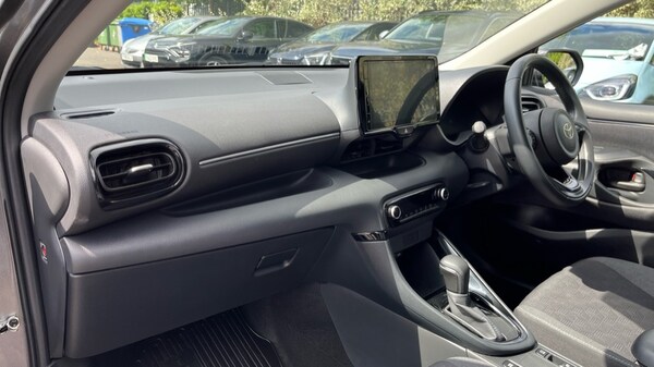Used Toyota Yaris 2024 for sale - 75274371: Photo 10