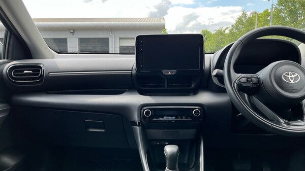 Used Toyota Yaris 2024 for sale - 75274371: Photo 12