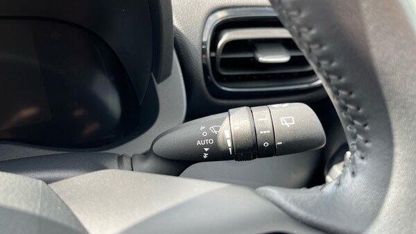Used Toyota Yaris 2024 for sale - 75274371: Photo 23
