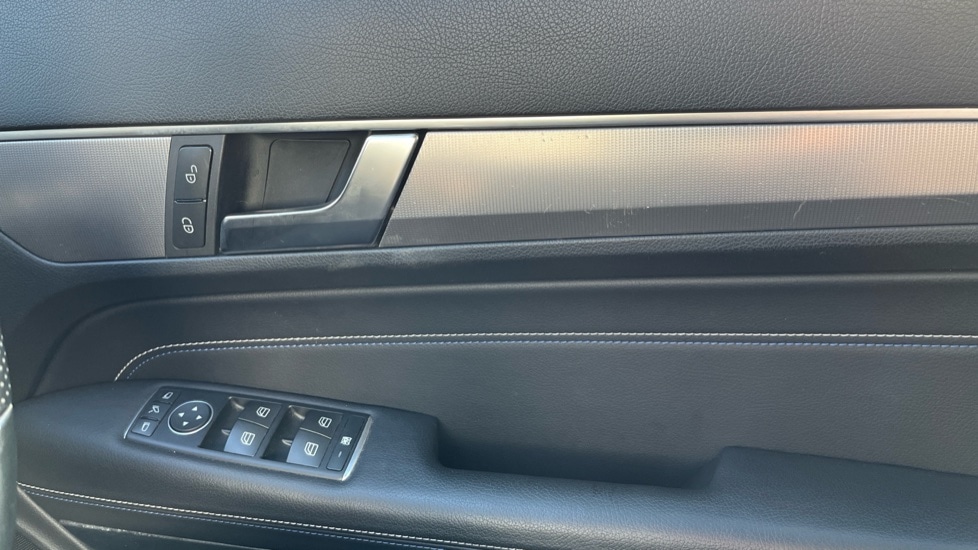 Used Mercedes-Benz E Class 2016 for sale - 76587087: Photo 28