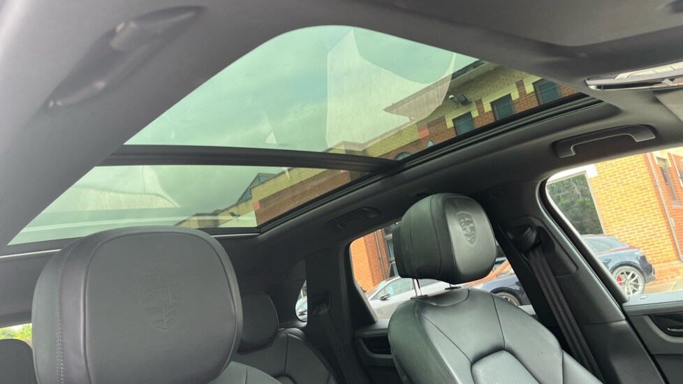 Used Porsche Cayenne 2019 for sale - 77047625: Photo 32