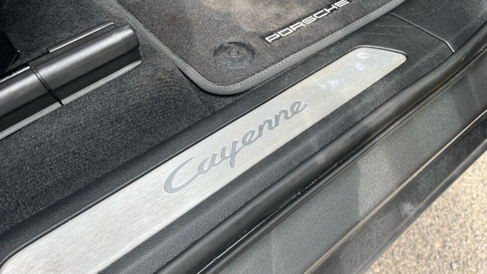 Used Porsche Cayenne 2019 for sale - 77047625: Photo 34