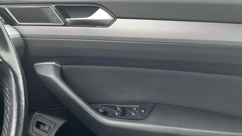 Used Volkswagen Passat 2016 for sale - 76623558: Photo 30