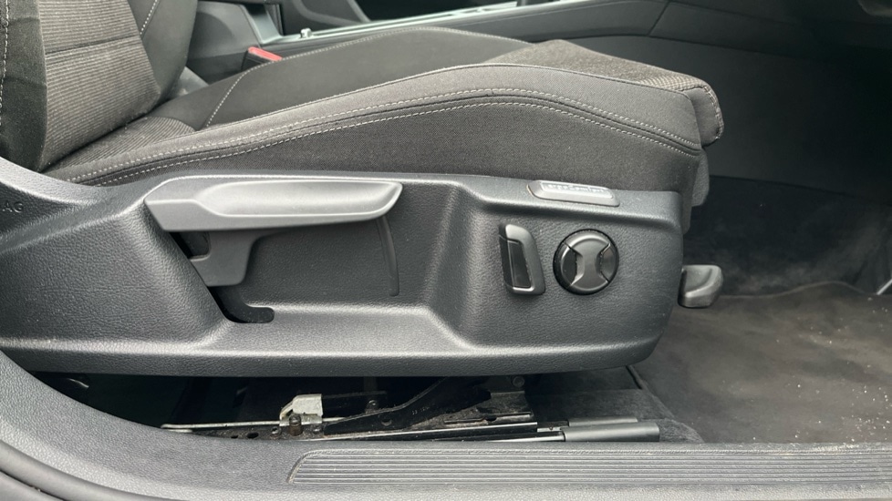 Used Volkswagen Passat 2016 for sale - 76623558: Photo 32