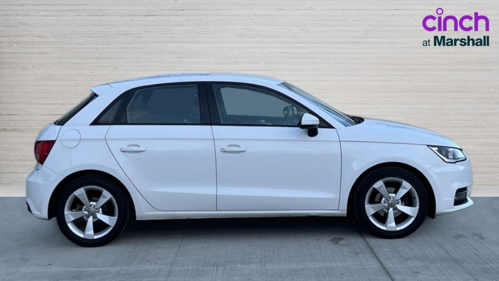 Used Audi A1 2016 for sale - 76780358: Photo 2