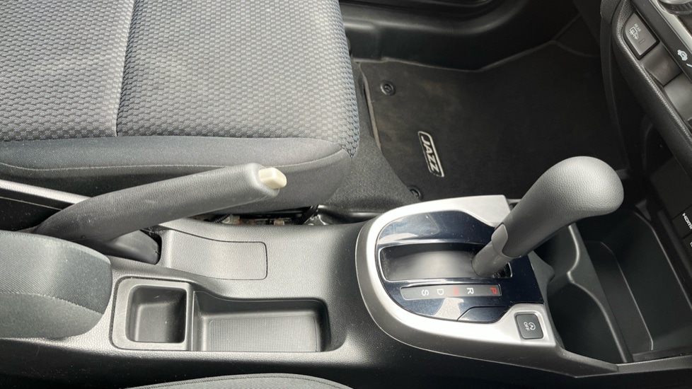 Used Honda Jazz 2018 for sale - 76668230: Photo 26