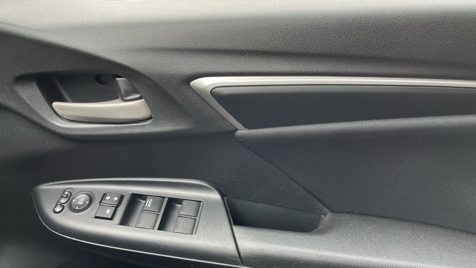 Used Honda Jazz 2018 for sale - 76668230: Photo 28