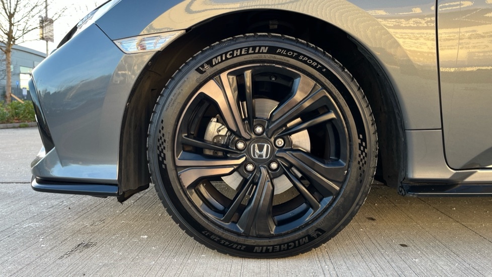 Used Honda Civic 2017 for sale - 76933263: Photo 18