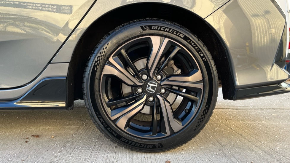 Used Honda Civic 2017 for sale - 76933263: Photo 19