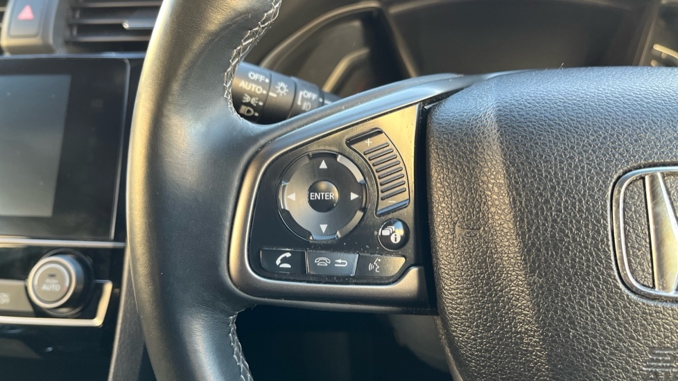 Used Honda Civic 2017 for sale - 76933263: Photo 21