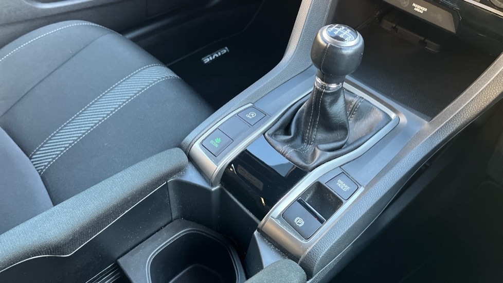 Used Honda Civic 2017 for sale - 76933263: Photo 27