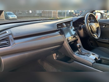 Used Honda Civic 2017 for sale - 76933263: Photo