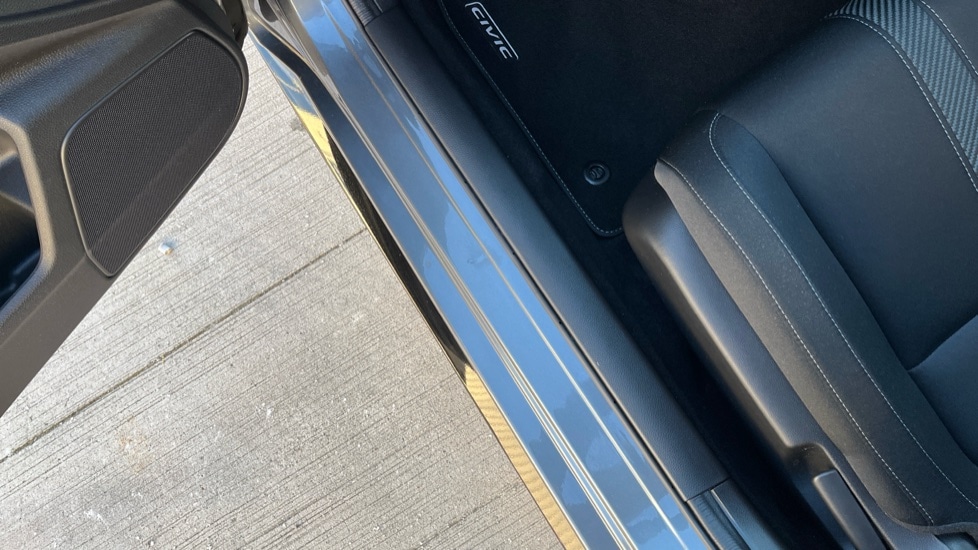 Used Honda Civic 2017 for sale - 76933263: Photo 36