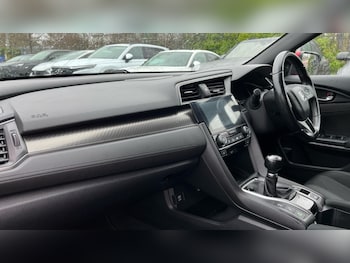 Used Honda Civic 2019 for sale - 76780296: Photo