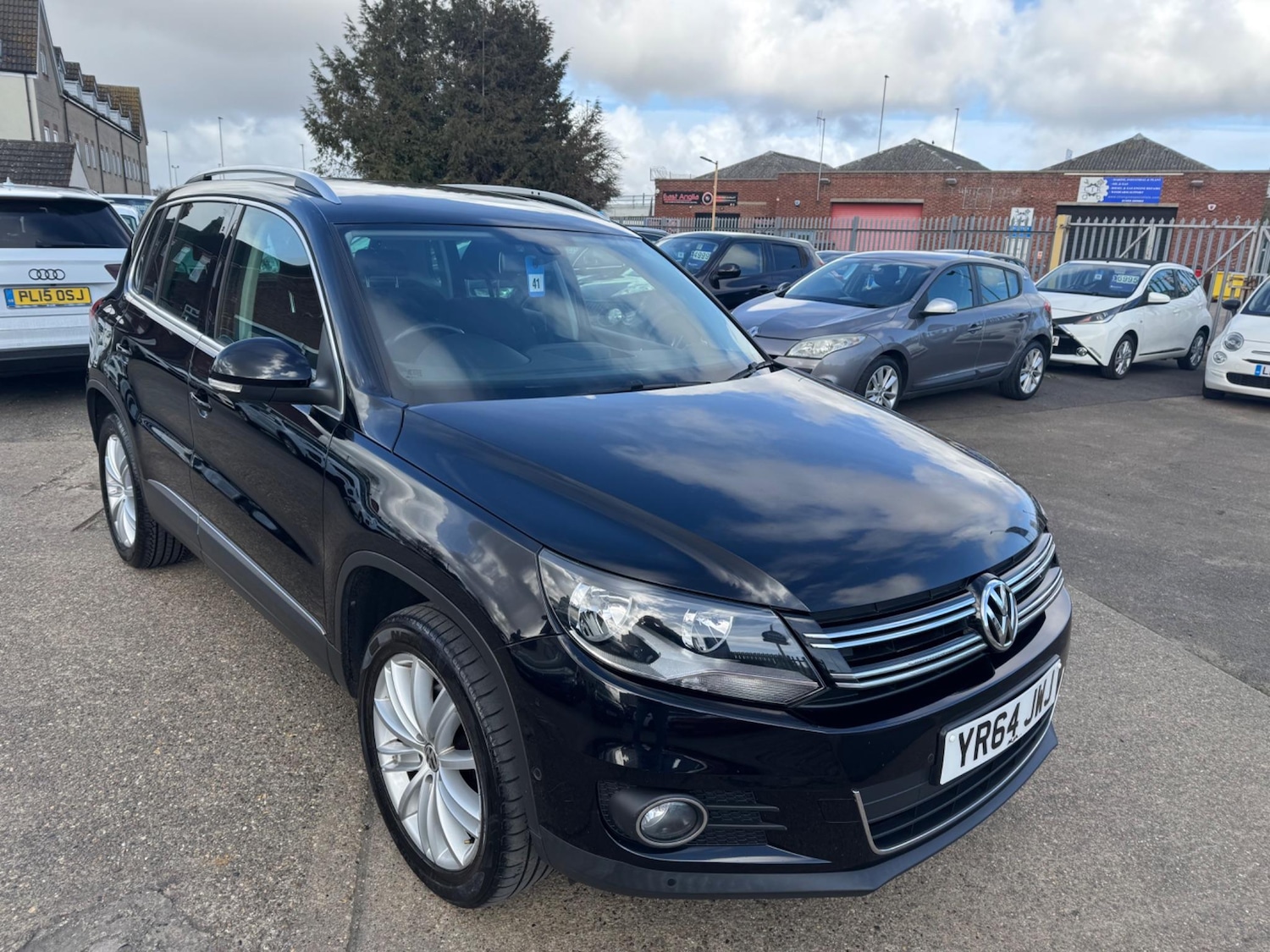 Used Volkswagen Tiguan 2014 for sale - 76349720: Photo 2