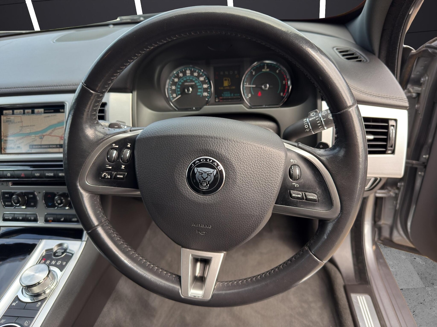 Used Jaguar XF 2014 for sale - 76348840: Photo 16